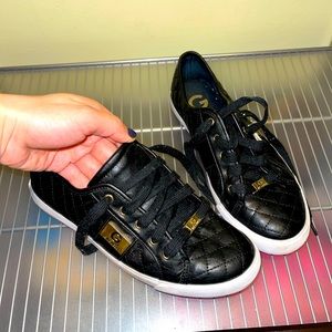 WOMEN'S G BY GUESS BACKER SNEAKERS